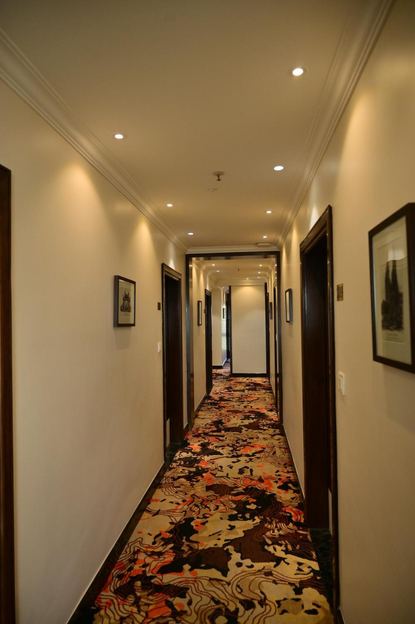 Hotel Golden Riviera Mysore Exterior foto