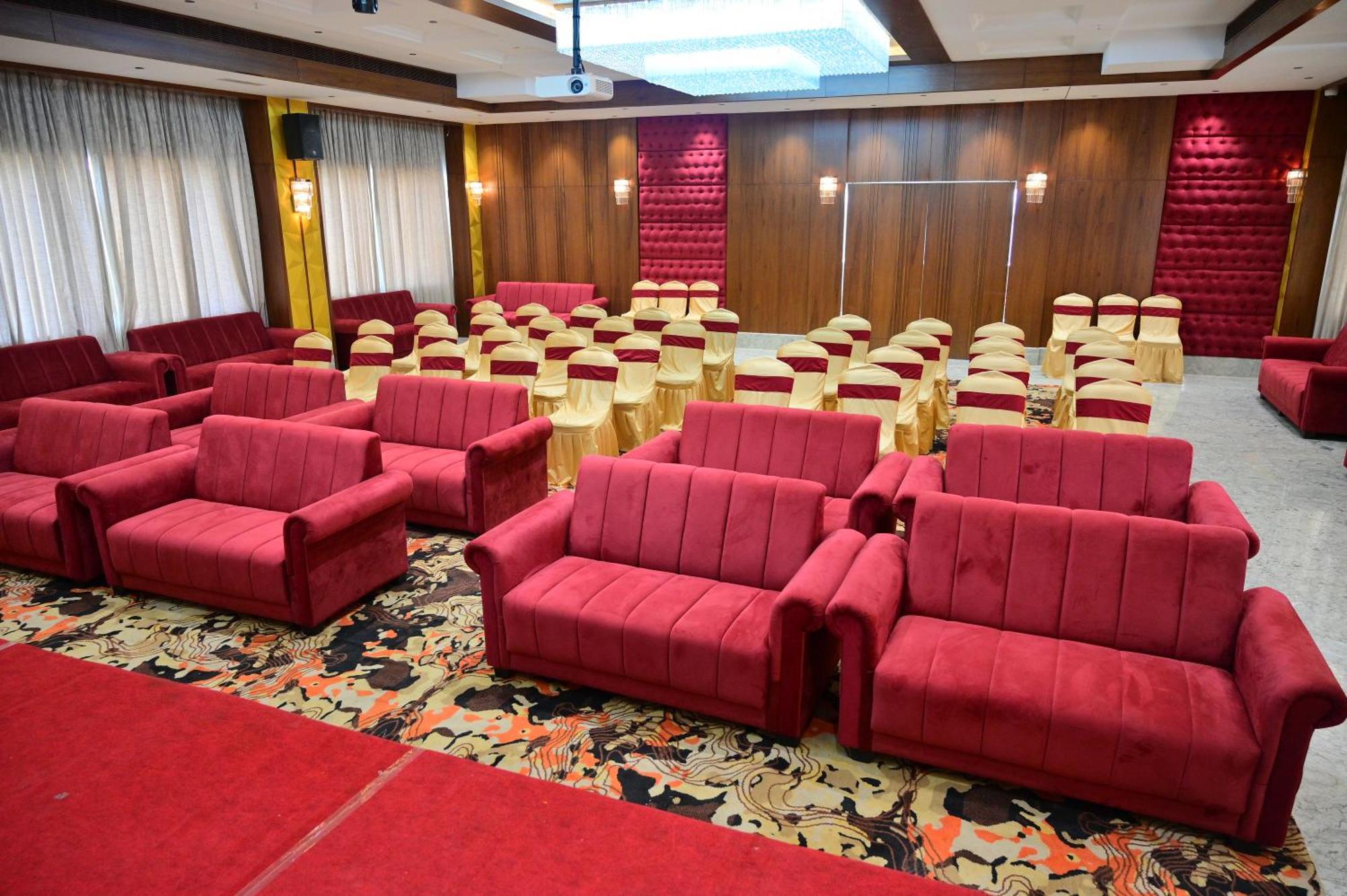 Hotel Golden Riviera Mysore Exterior foto