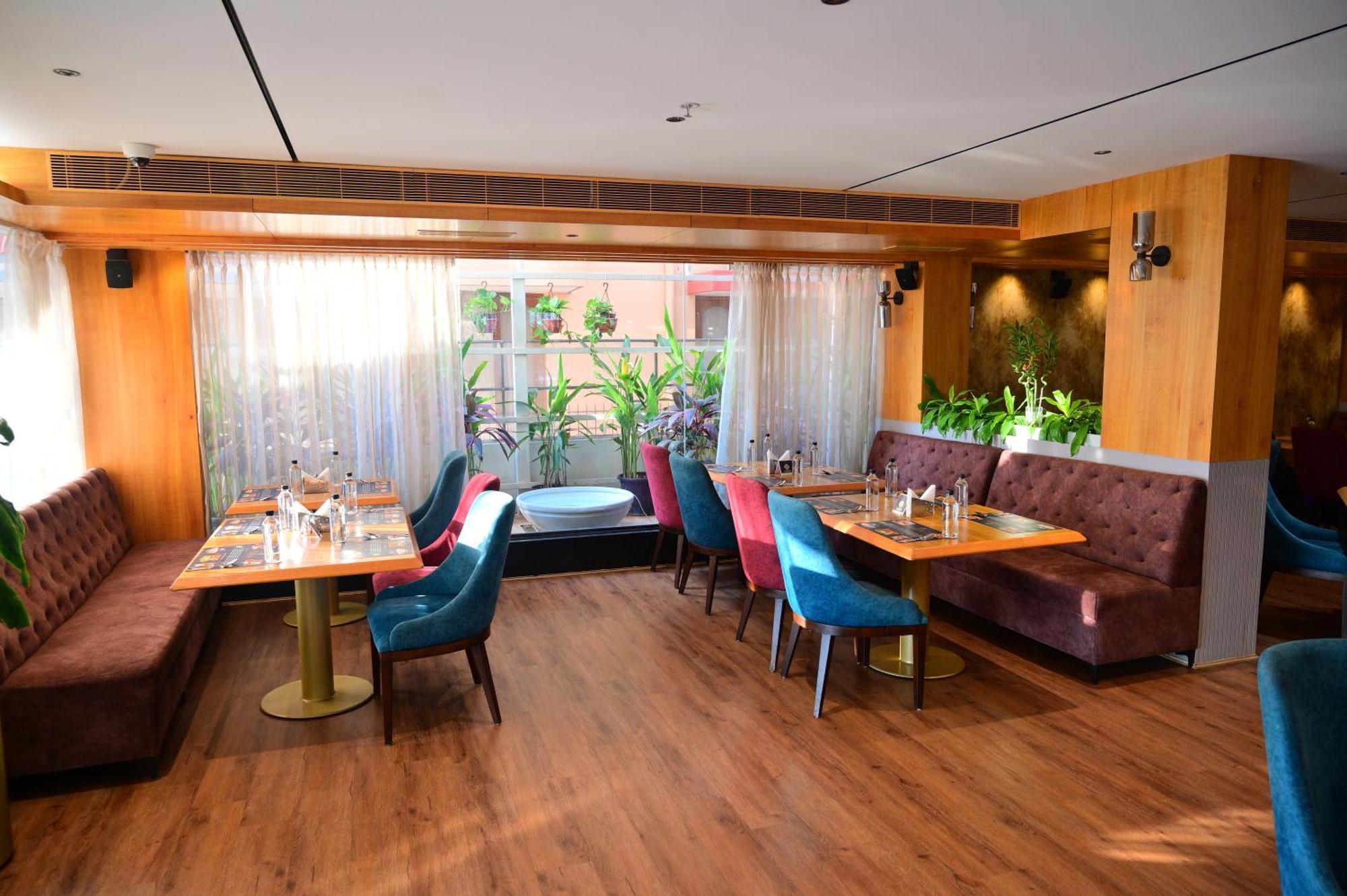 Hotel Golden Riviera Mysore Exterior foto