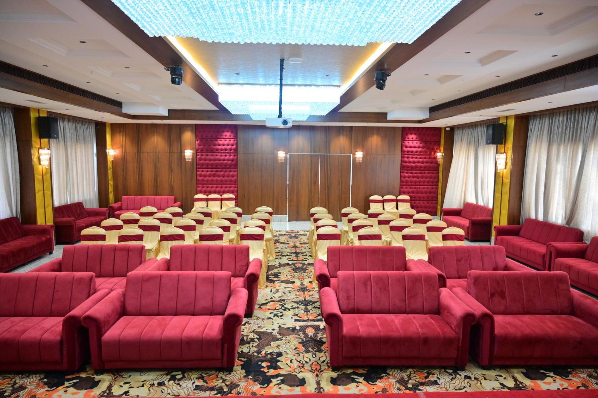 Hotel Golden Riviera Mysore Exterior foto
